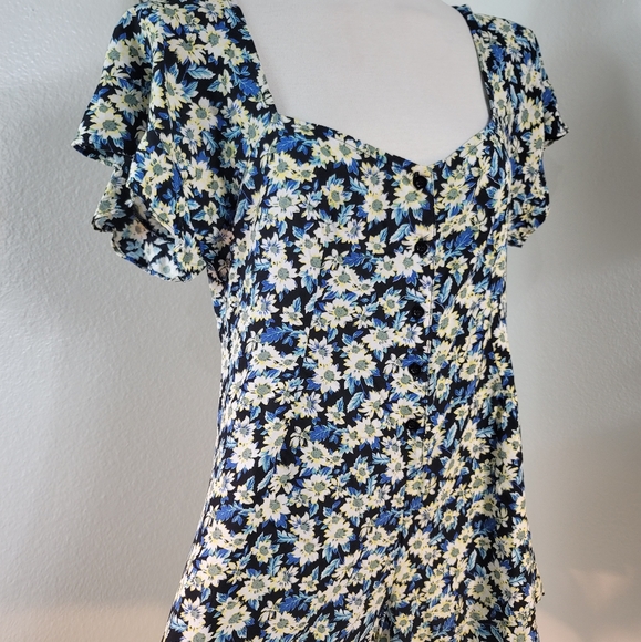 MOTEL FLORAL SHORT SLEEVE BUTTON DOWN RUFFLES ROMPER WOMENS SIZE XL - Picture 11 of 16